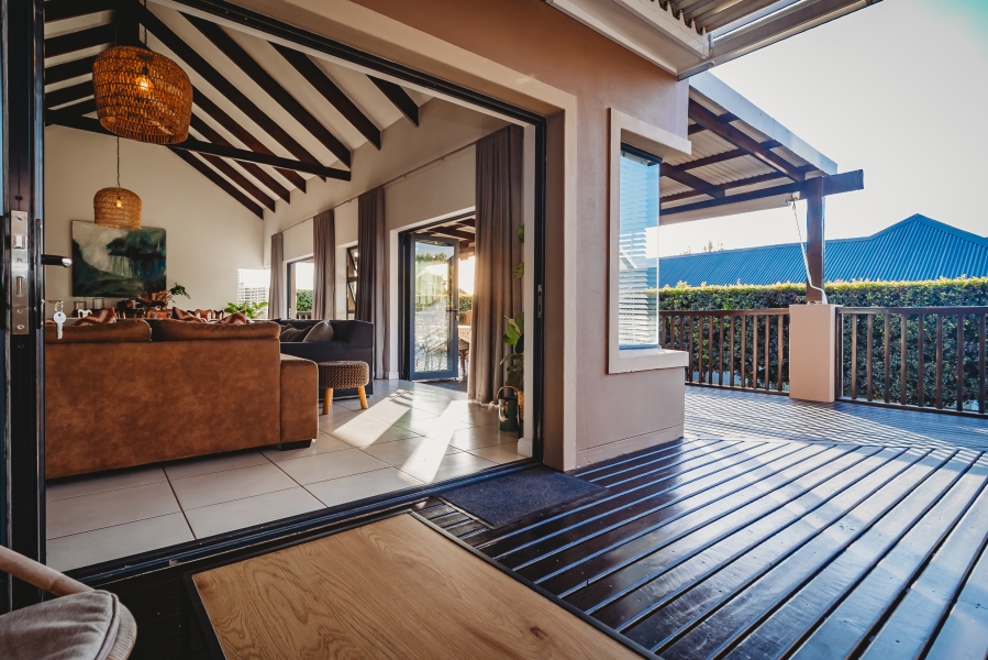 4 Bedroom Property for Sale in Kraaibosch Manor Western Cape